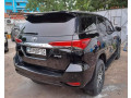 toyota-fortuner-2018-small-2