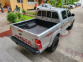 toyota-hilux-pick-up-small-4