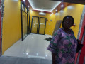 nouvelle-galerie-en-location-a-gombe-small-3